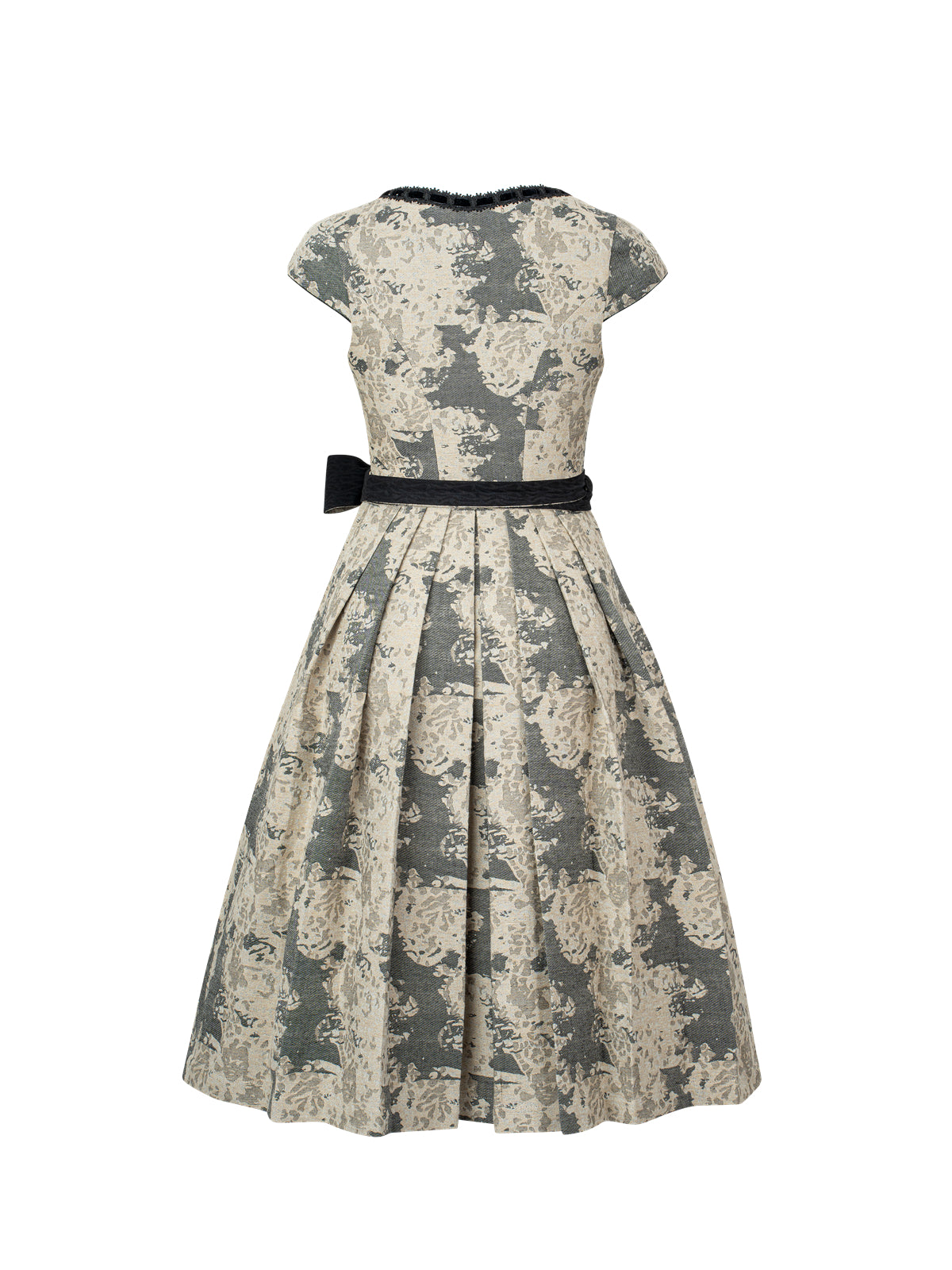 Šedý výstřih srdce dirndl annibelle